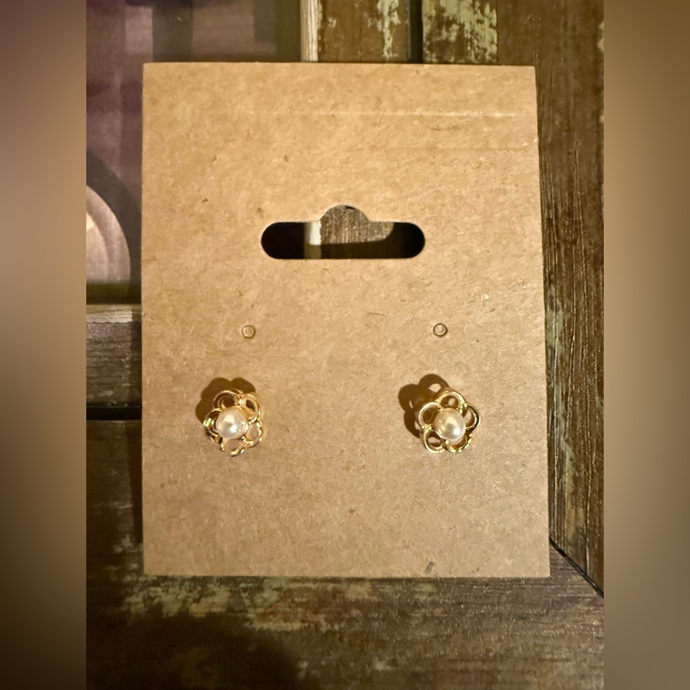 Wild Fable Gold Pearl Flower Earrings